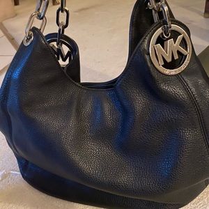 Michael Khors chain and Leather bag so soft